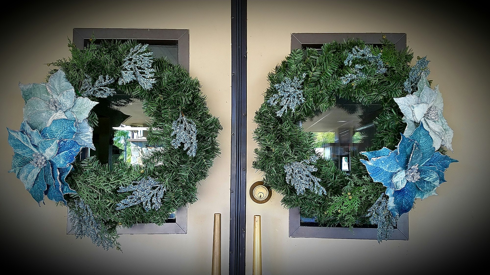 May contain: wreath