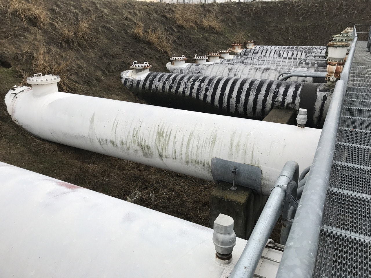 May contain: pipeline