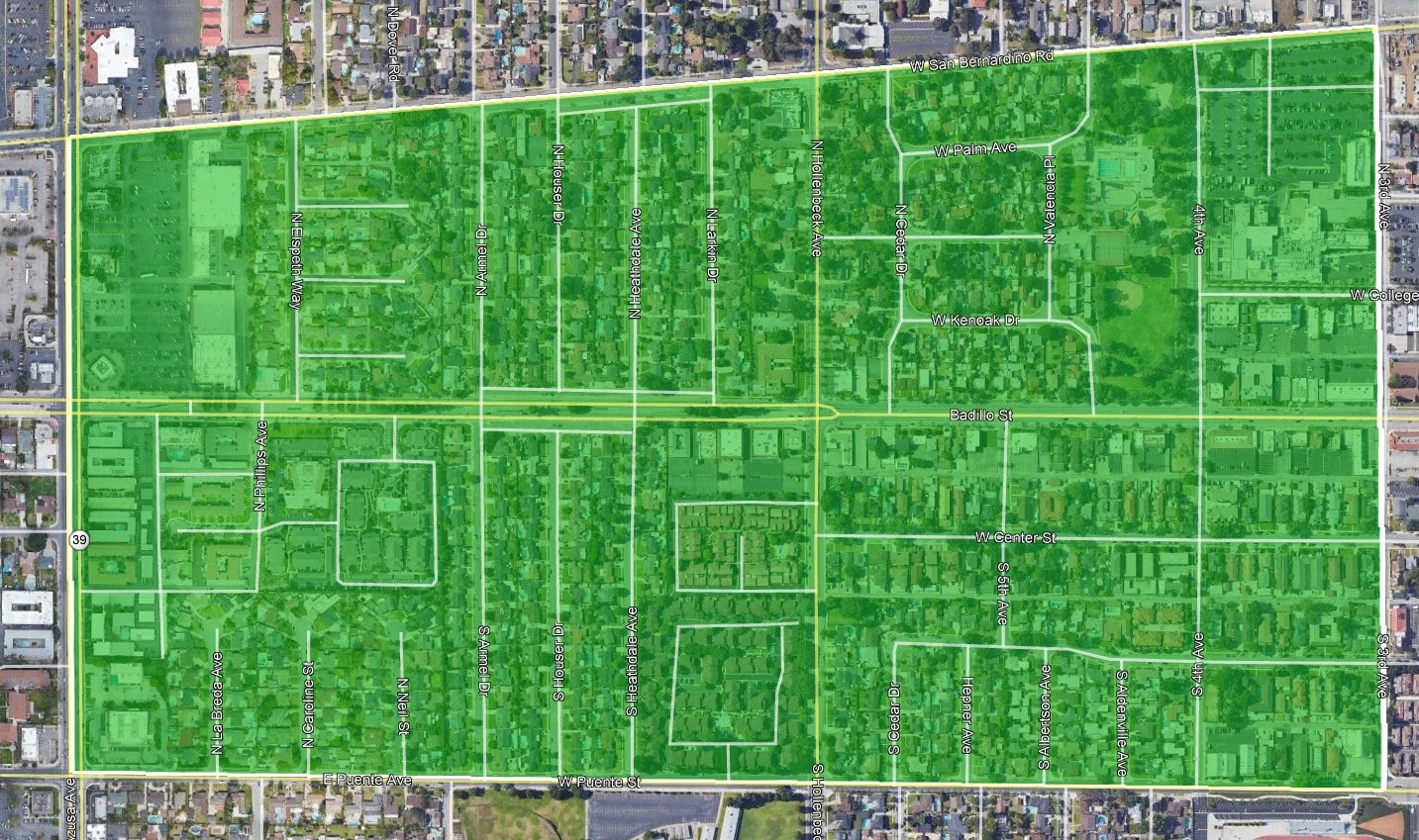 May contain: field and building