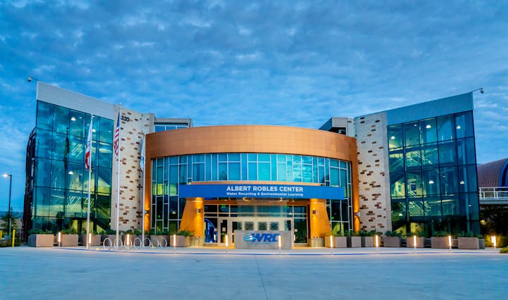 May contain: office building, building, convention center, and architecture